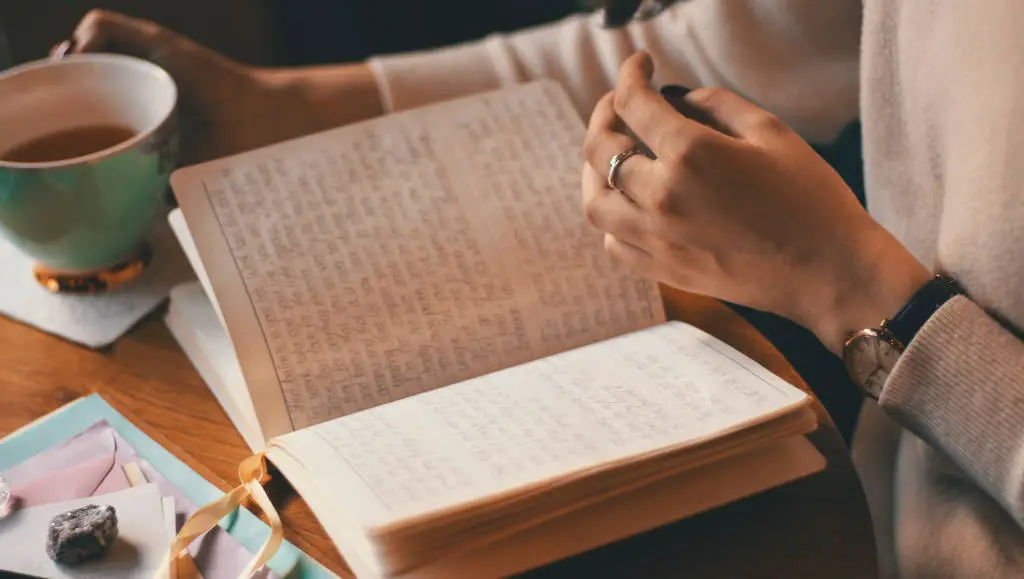 Hobbies for introverts: journaling